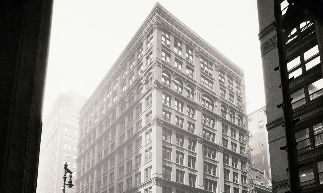 The world’s first steel skyscraper